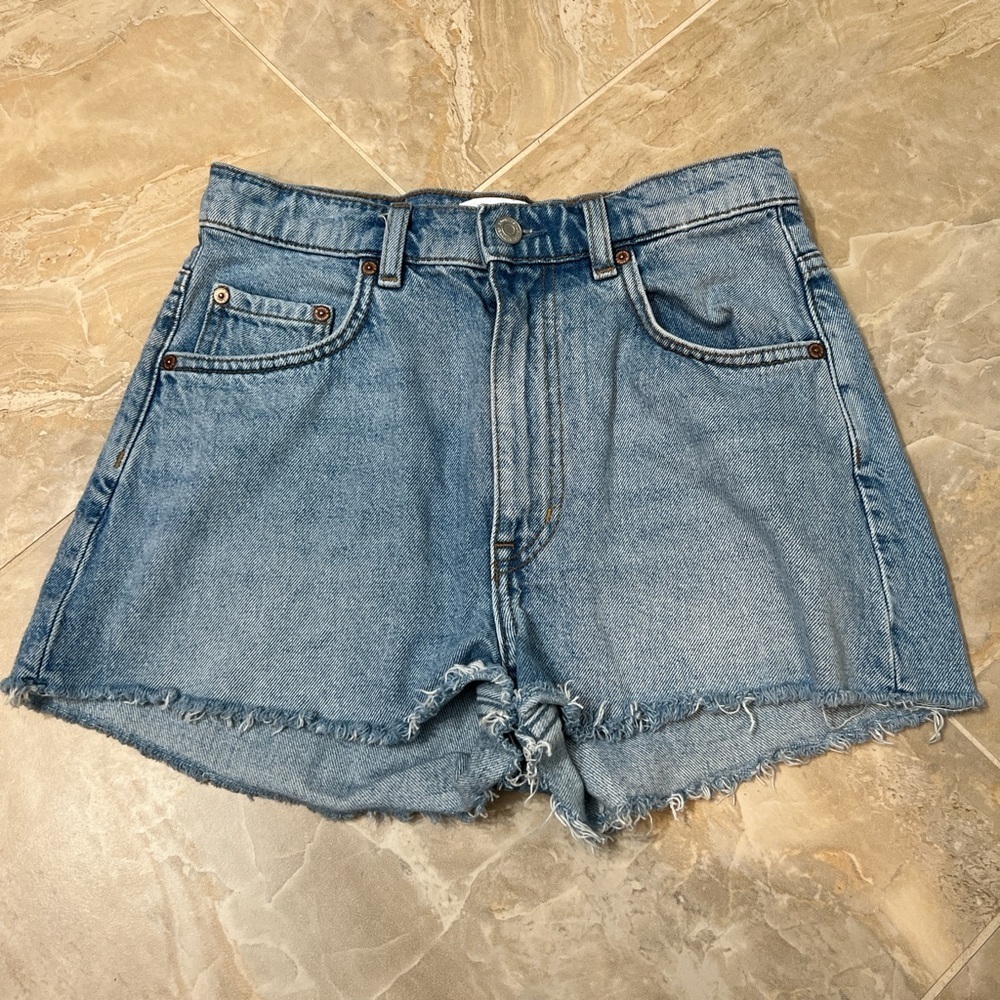 & Other Stories Dream Cut Denim Raw Edge High Waist Short Size 4 - Picture 2 of 4